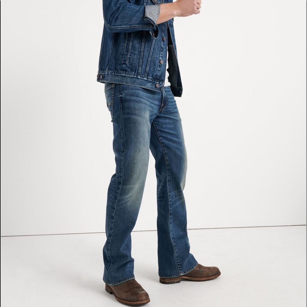 🎊🎉🛍 HOST PICK VINTAGE BOOT DISTRESSED JEANS 👖